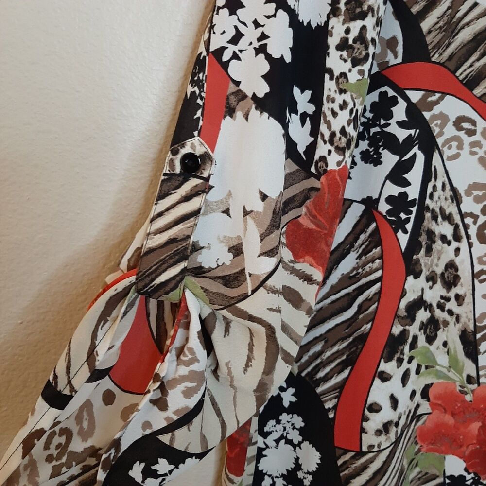 Chicos Women Asymmetrical Blouse Size 1 Multicolor Floral Roll Tab Sleeve - Picture 7 of 11